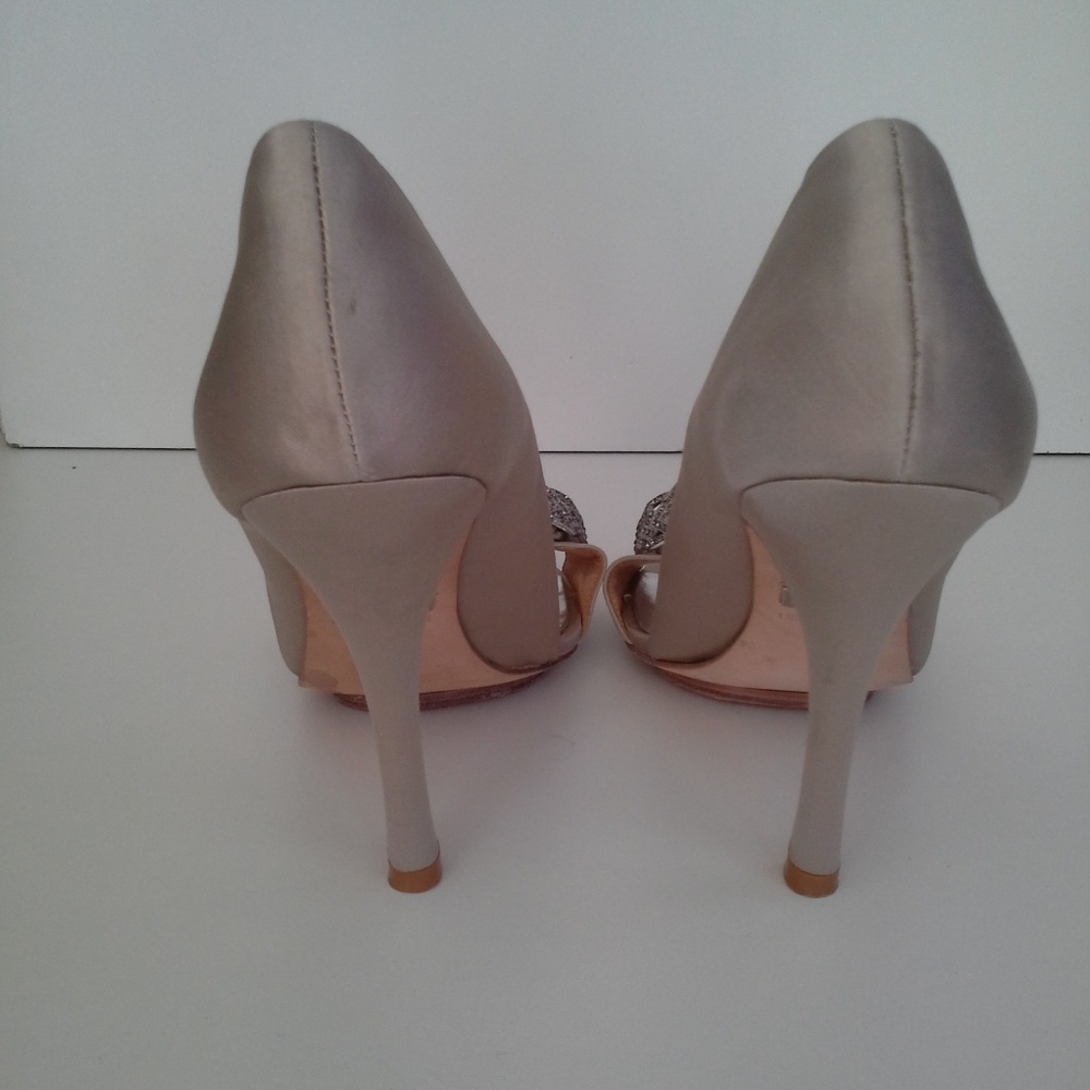 Badgley Mischka 8.5 Isadora Taupe Satin Rhinestone - Picture 4 of 6